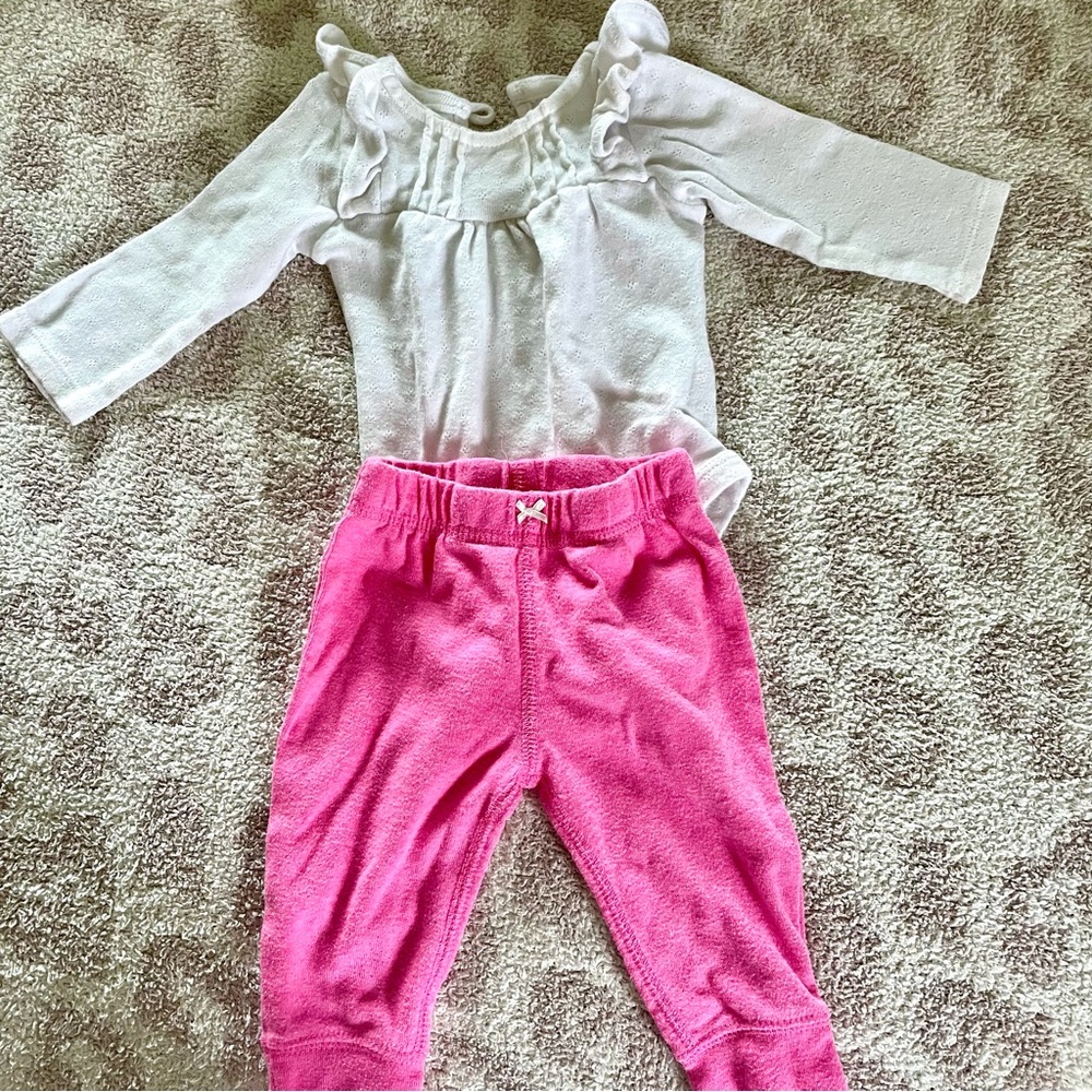 Carter’s baby girls bundle set, 3 months, long sleeve onesie and pants